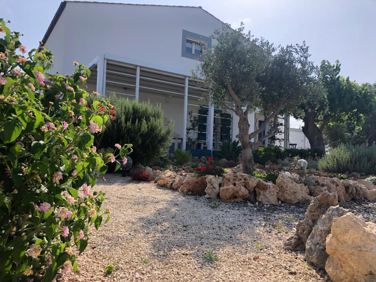 B&B Casa Del Faro Sanvallero Adults Only Portopalo Di Capo Passero Exterior photo
