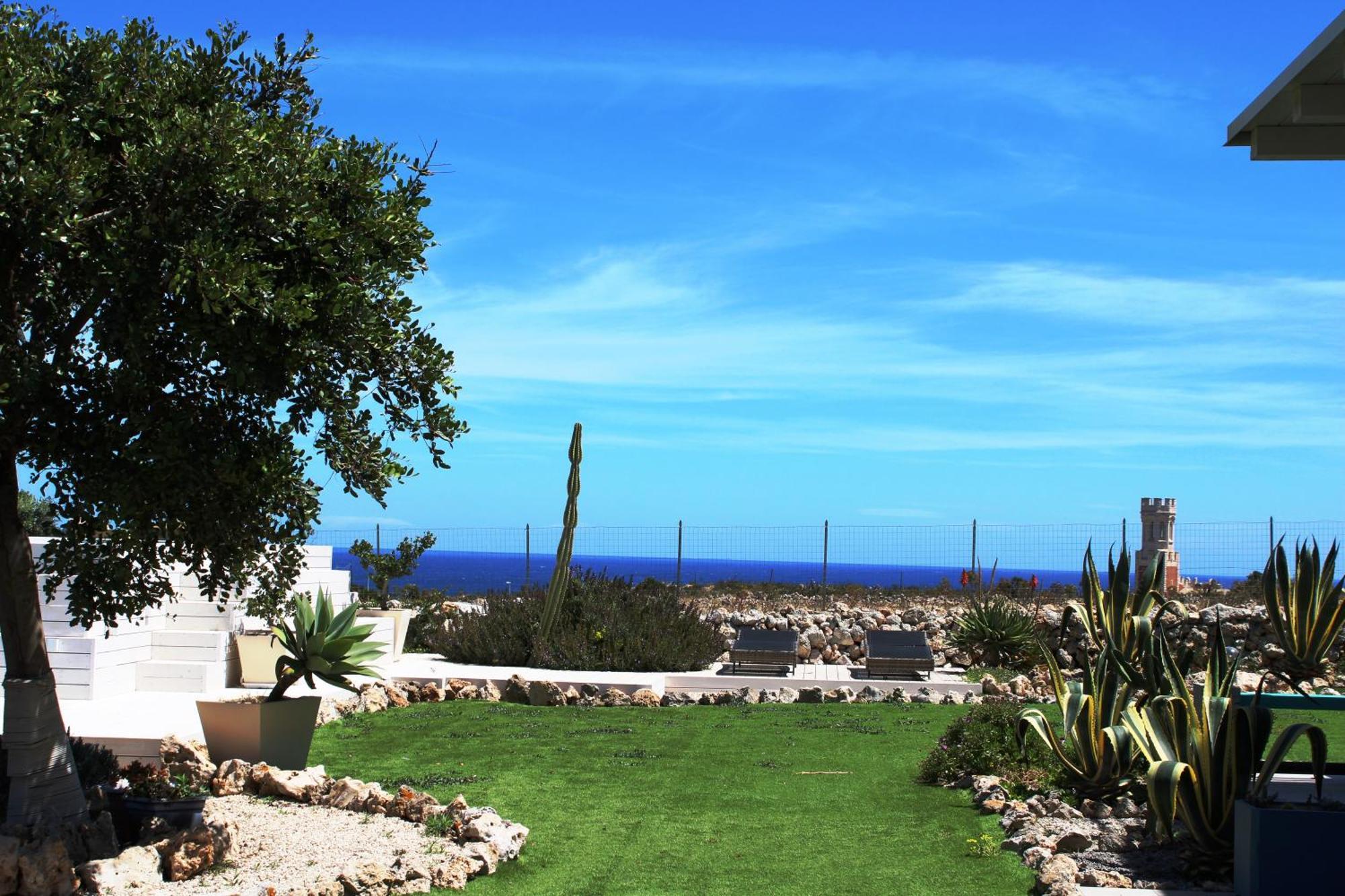 B&B Casa Del Faro Sanvallero Adults Only Portopalo Di Capo Passero Exterior photo